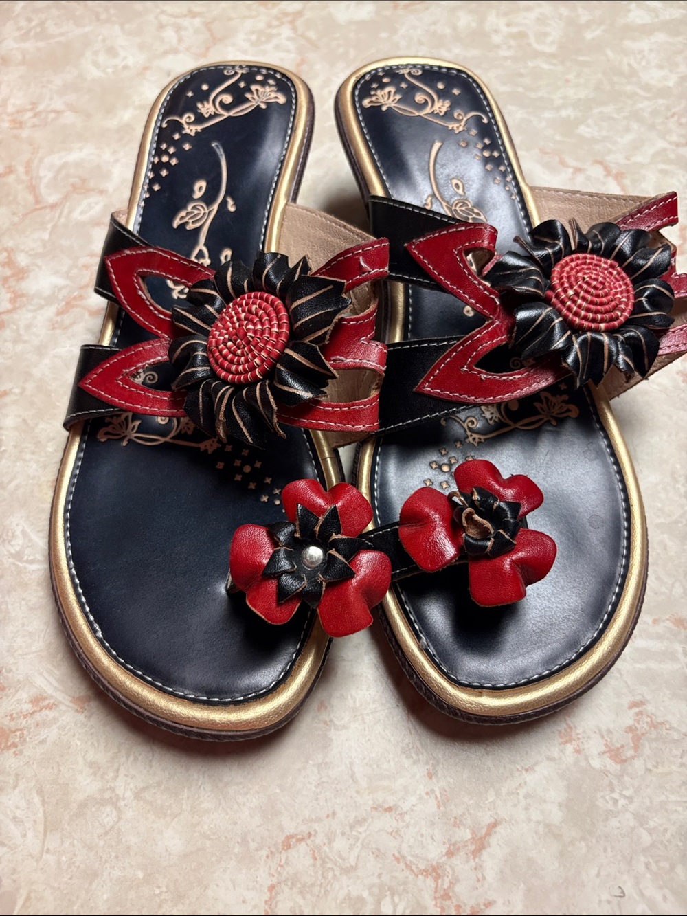 Source Unknown Black and Red Floral Slide Sandals